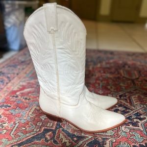 Amazing vintage cowgirl boots!